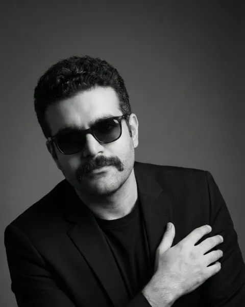 پرتره‌ی دانیال بختیاری